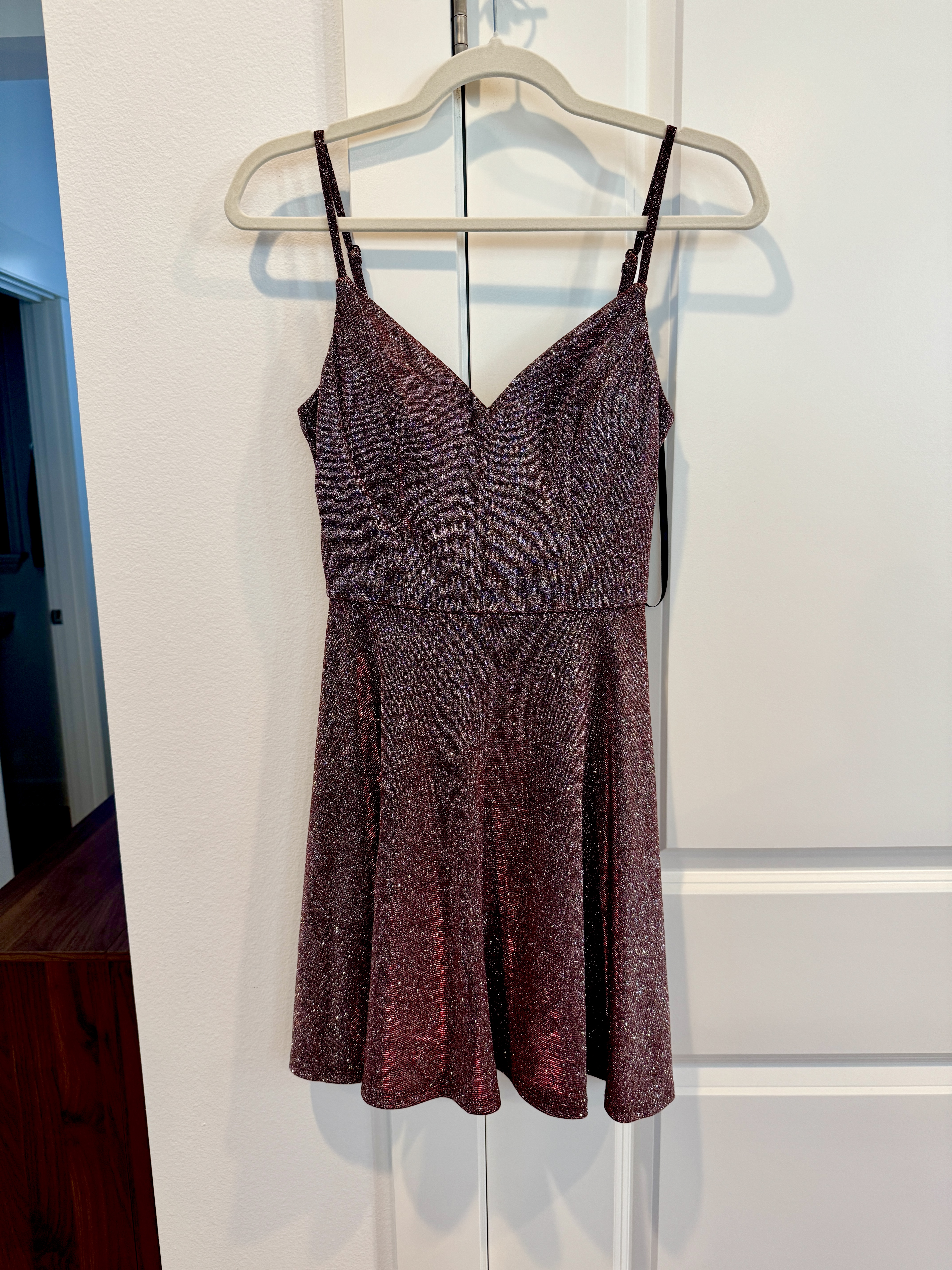 Burgundy Dresses Cocktail & Party Dresses Size Junior 5 (XS) Sparkling Color Shift Pink-Burgundy-Silver Cocktail Dress (Worn Once condition) - Image 1 of 2