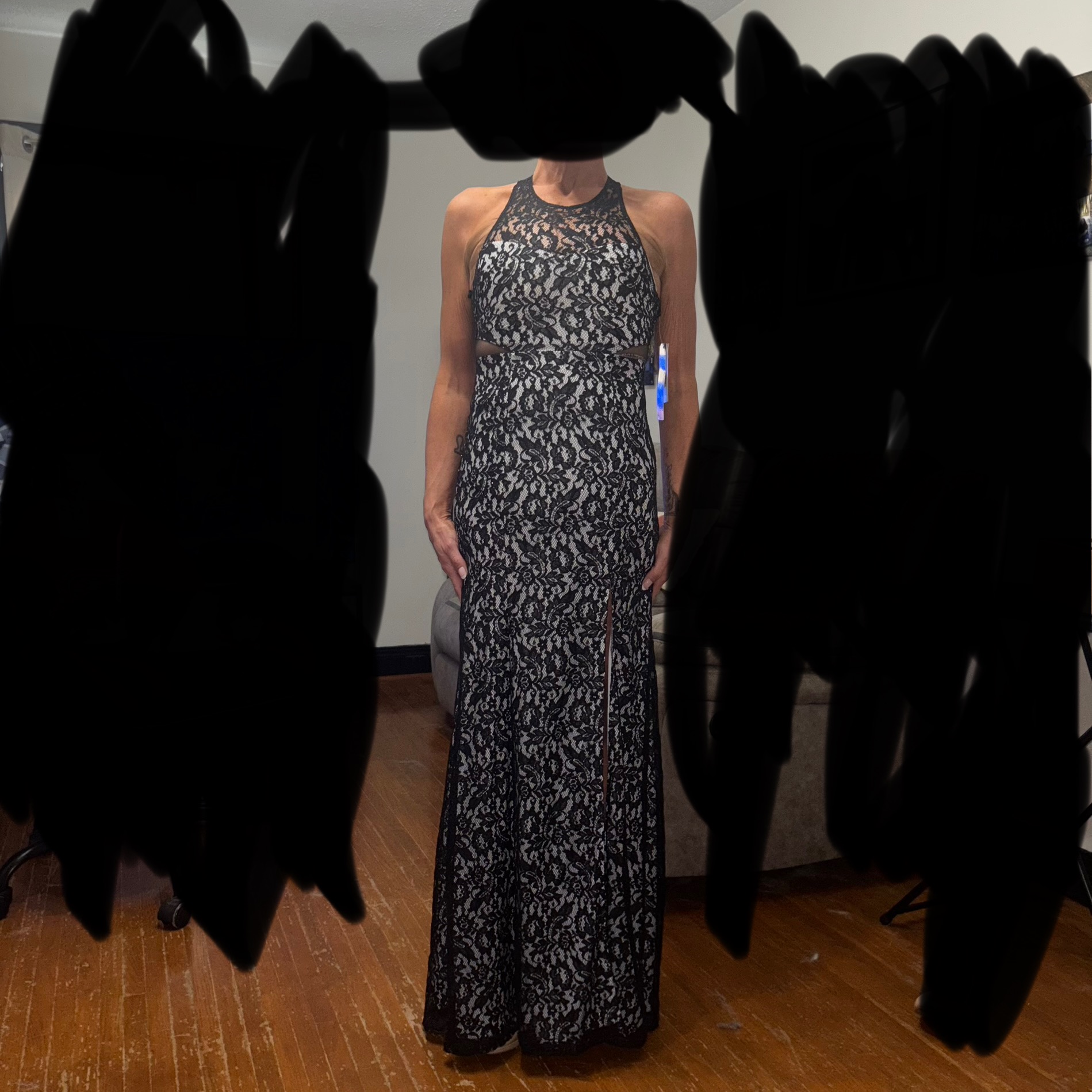 Black Dresses Evening Gown Size Adult 0 (XXS) Stylish Lace Evening Gown (New condition) - Image 1 of 2