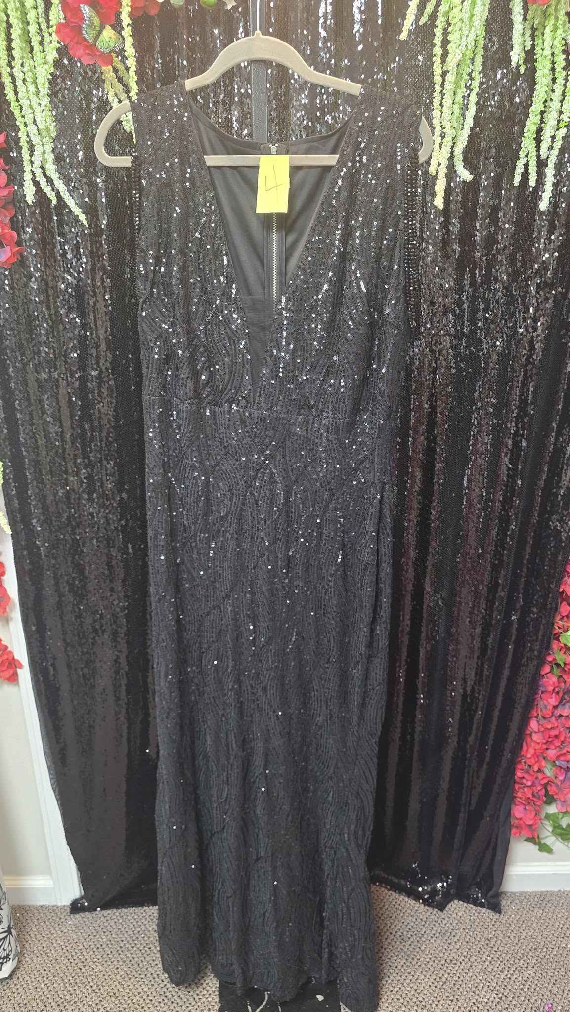 Black Dresses Evening Gown Size Adult 16 (XL) Black Sequined Sz 16 Gown (New with tags condition)